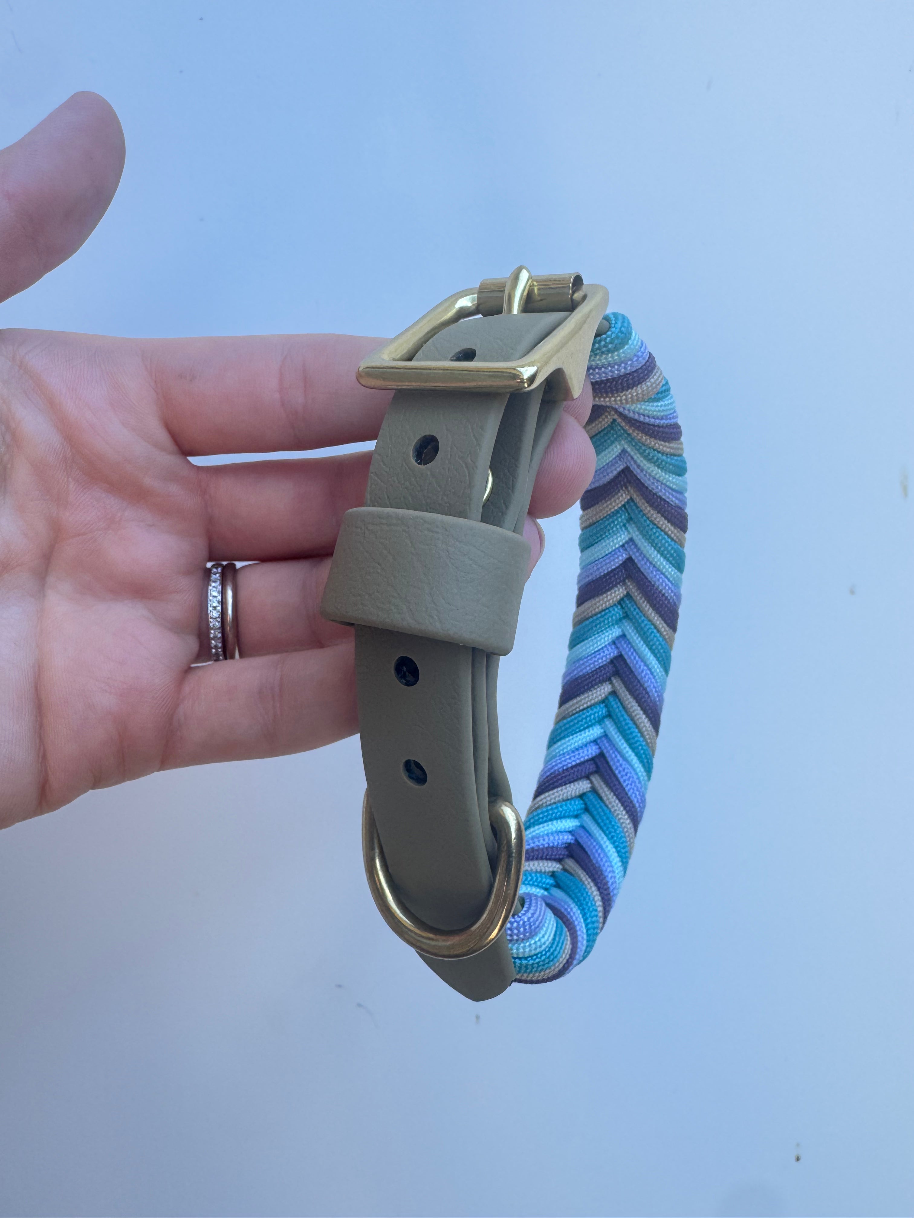 S (30-37cm) Khaki Collar (Brass hardware)